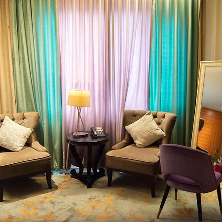Royal Asnof Hotel Pekanbaru Extérieur photo