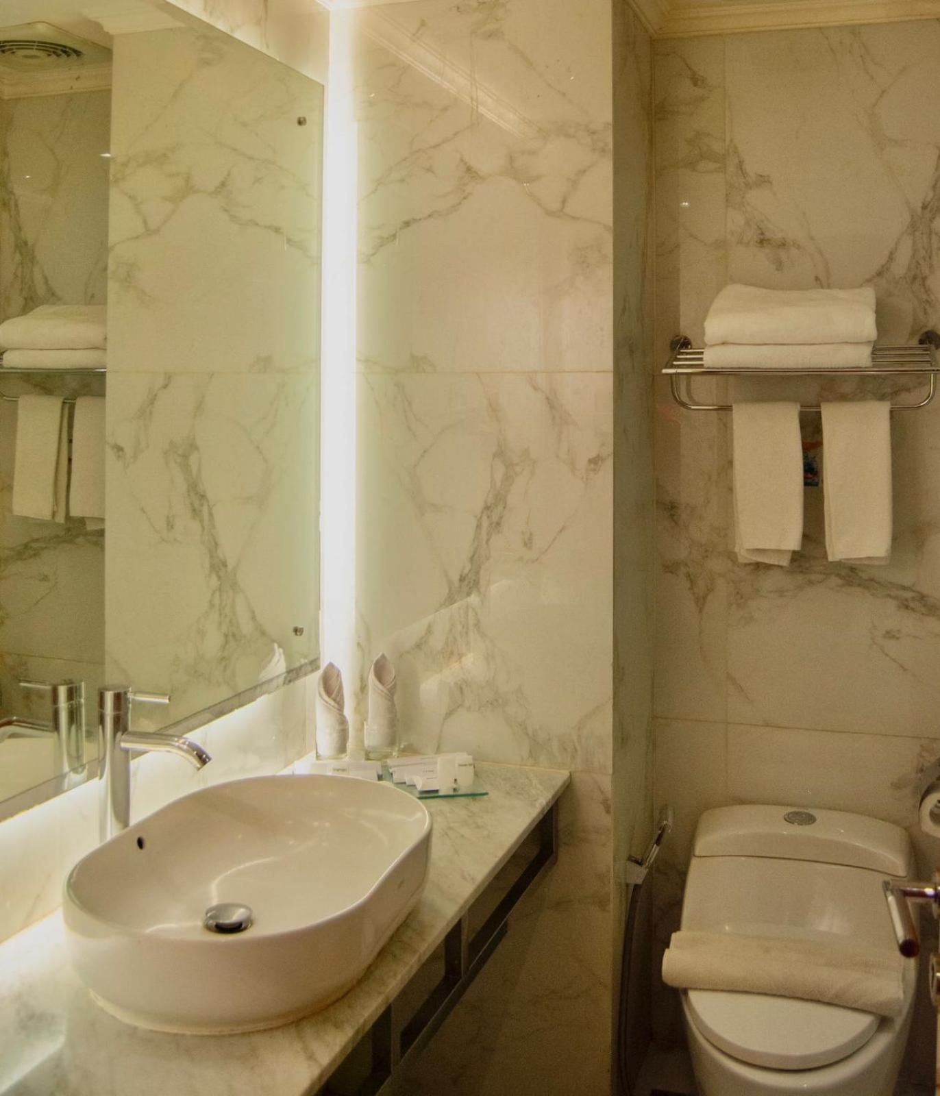 Royal Asnof Hotel Pekanbaru Extérieur photo