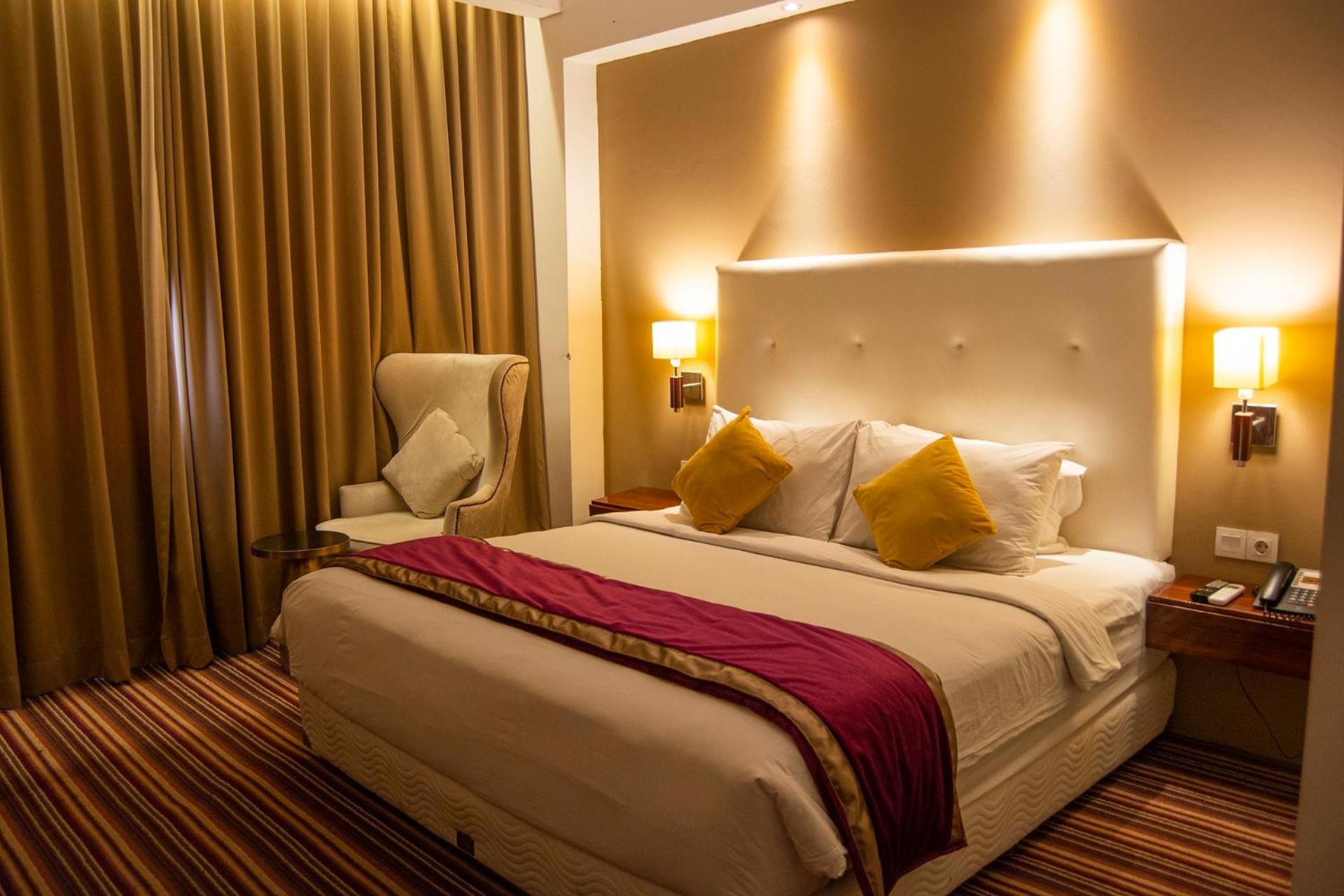 Royal Asnof Hotel Pekanbaru Extérieur photo
