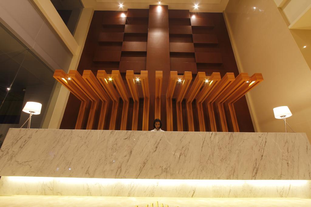 Royal Asnof Hotel Pekanbaru Extérieur photo