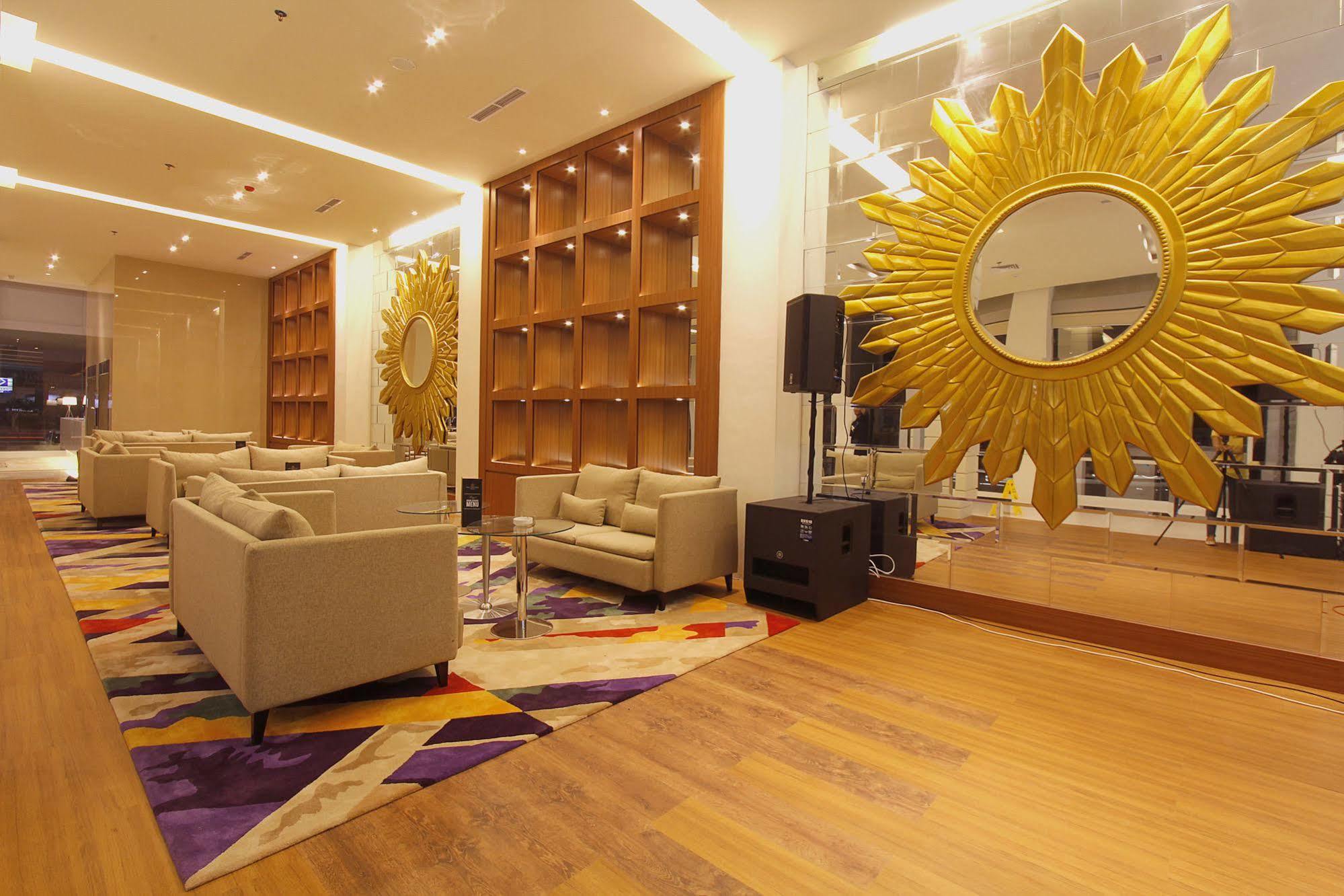 Royal Asnof Hotel Pekanbaru Extérieur photo